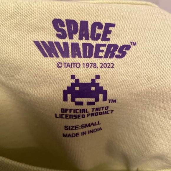 Brand New Space Invaders Short Sleeve Shirt…size Small - Picture 3 of 5